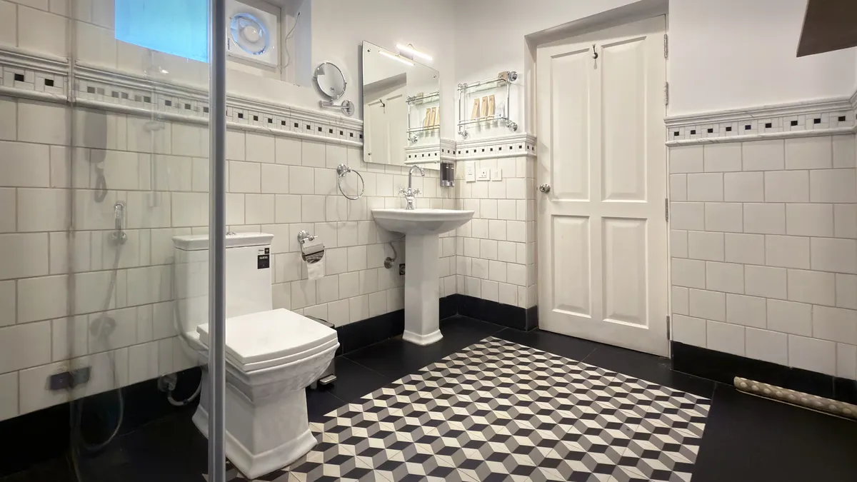 Kensington Signature Mini Suite, view 8