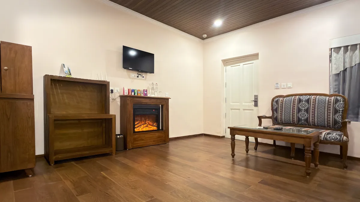 Kensington Signature Mini Suite, view 5