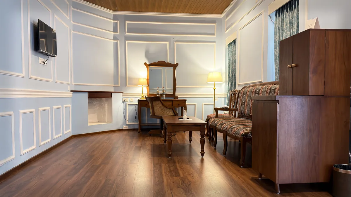 Windsor Luxe Heritage Suite, view 4